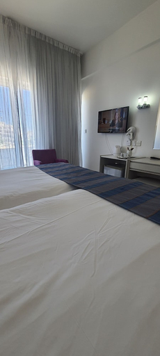 Bedroom 3, Silver Sands