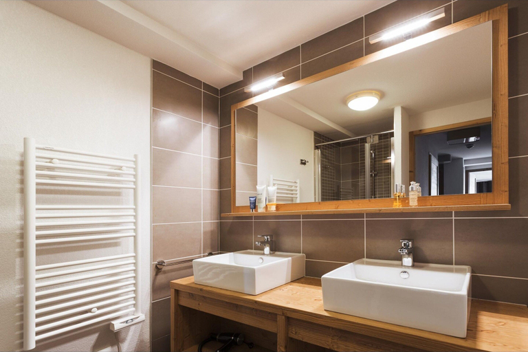 Bathroom 4, Chalet in France with Spa & Heated Pool, Savoie