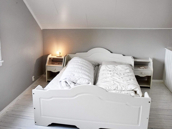 Bedroom 3, 4 Star Holiday Home in Midsund, Midsund