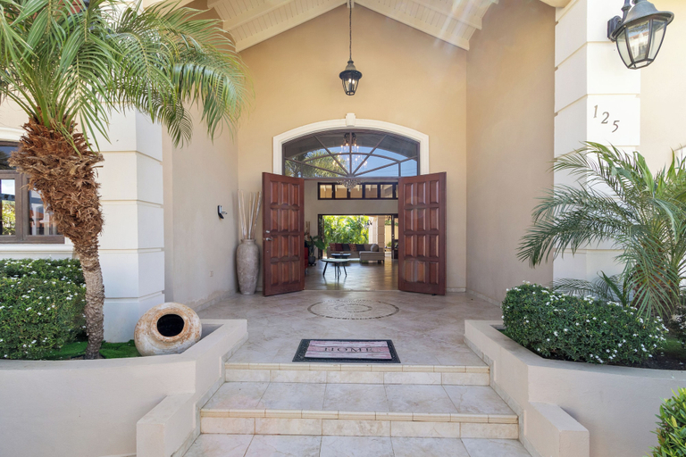 Exterior & Views 2, Esmeralda 125