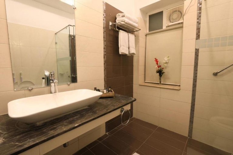 Bathroom 3, Bella Hotel, Islamabad