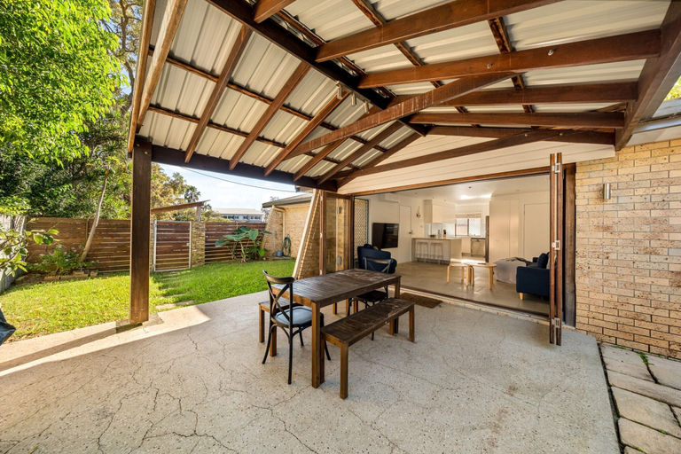 Balcony 2, 2-bed Beach Escape With Courtyard, Gold Coast