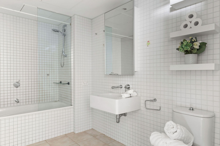 Bathroom, A Chic 2BR Apt Near Melbourne Uni, Free Parking, Melbourne