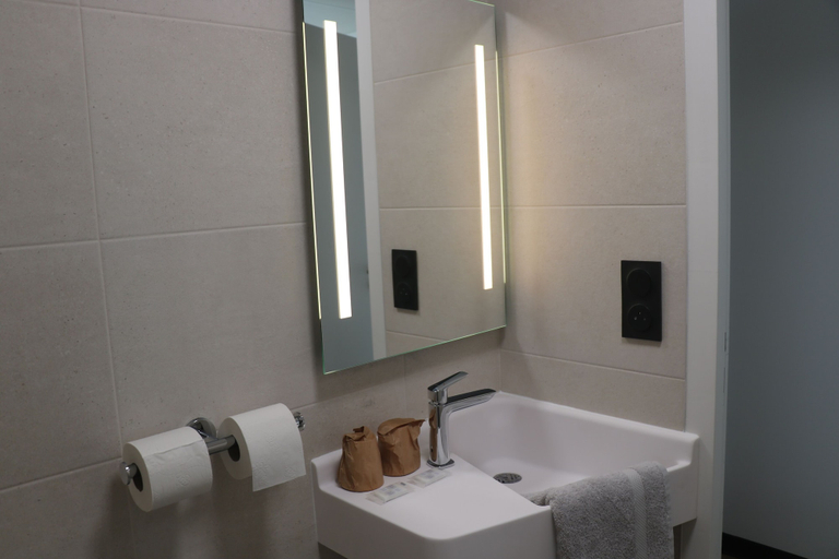 Bathroom 5, Abalys Hotel, Finistère