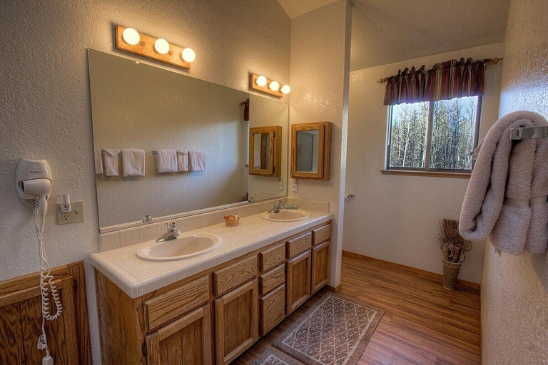 Bathroom 3, Aspen View Lodge 3 Bedroom Home by RedAwning, El Dorado