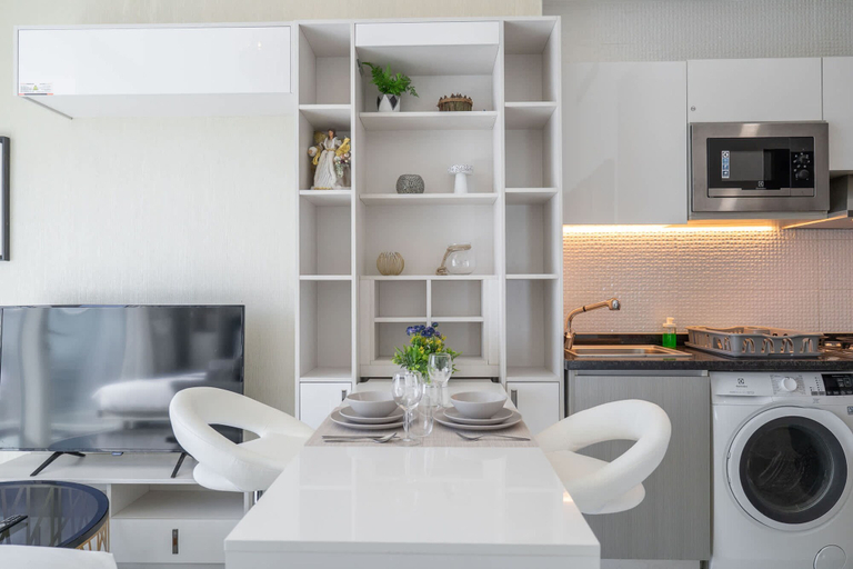 Room 5, Relaxing and Gorgeous Studio in Miraclz by Danube, Dubai