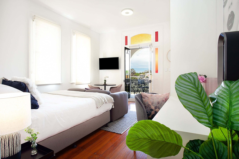 Others 2, Charming Studio With Balcony in Inner-city Glebe, Sydney