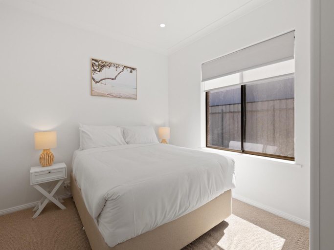 4, Stylish 3-Bed House Close to Attractions, Adelaide
