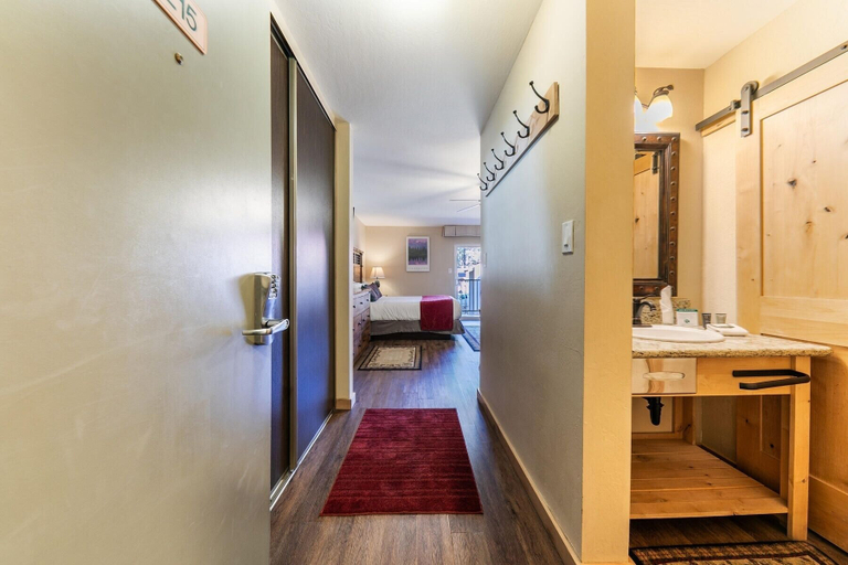 Room 2, 217 Bldg B Condo, Nevada