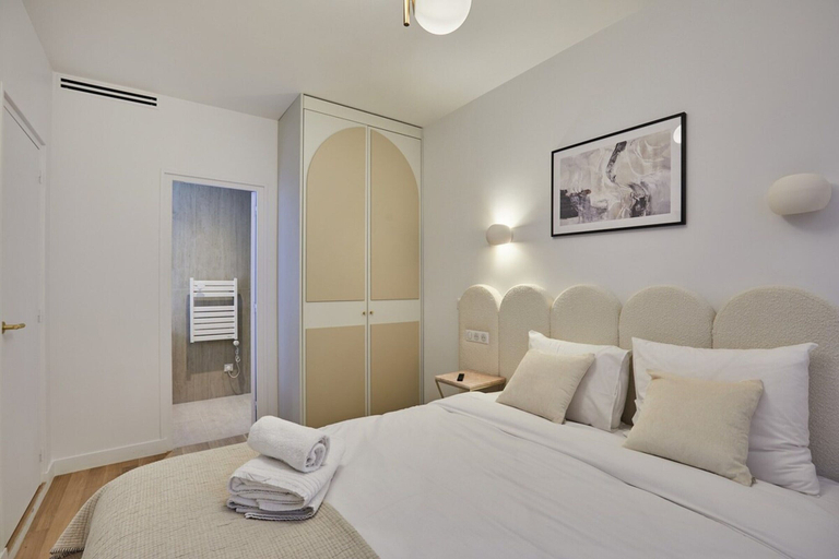 Room 3, Modern Air-conditioned Apartment - Canal St Martin, Paris