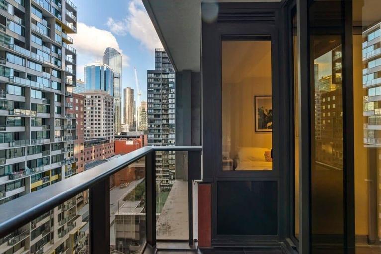 Interior 3, Cozy & Charming 2BR Stay, Free Parking, Melbourne