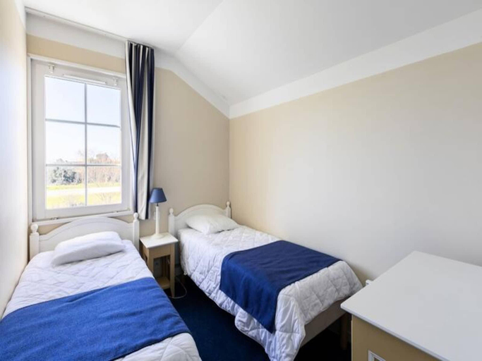 Bedroom 2, Houses of Port Bourgenay, Vendée