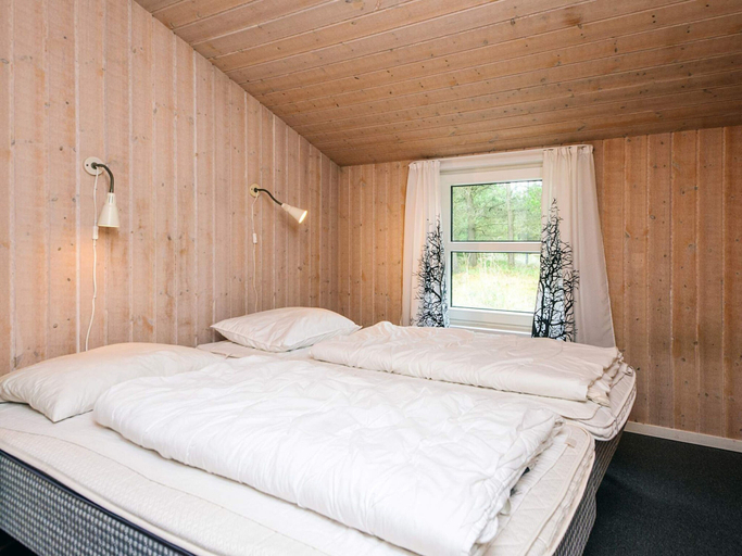 Bedroom 2, 8 Person Holiday Home in Blavand, Varde