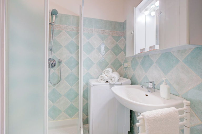 Bathroom 3, Casa Alpino, Trento