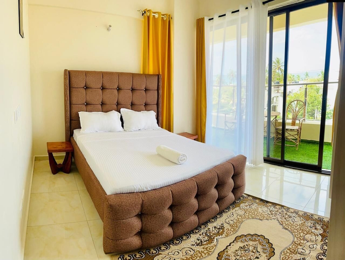 Room 5, Third Avenue Beach Apartments, Nyali