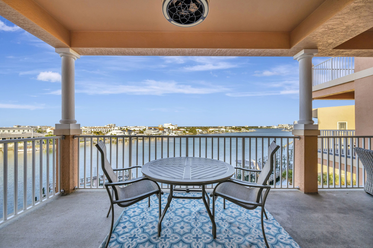 Others 5, Harborview Grande Condominium, Pinellas