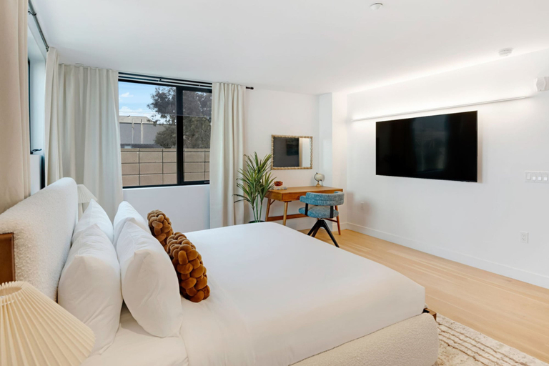 Room 5, The Santa Monica Sunset, Los Angeles