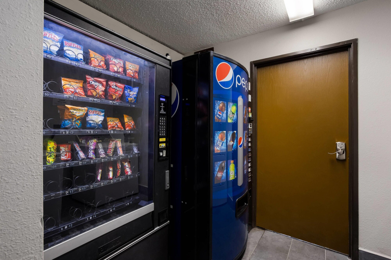 Food & Drinks 5, Quality Inn Hall of Fame, Stark