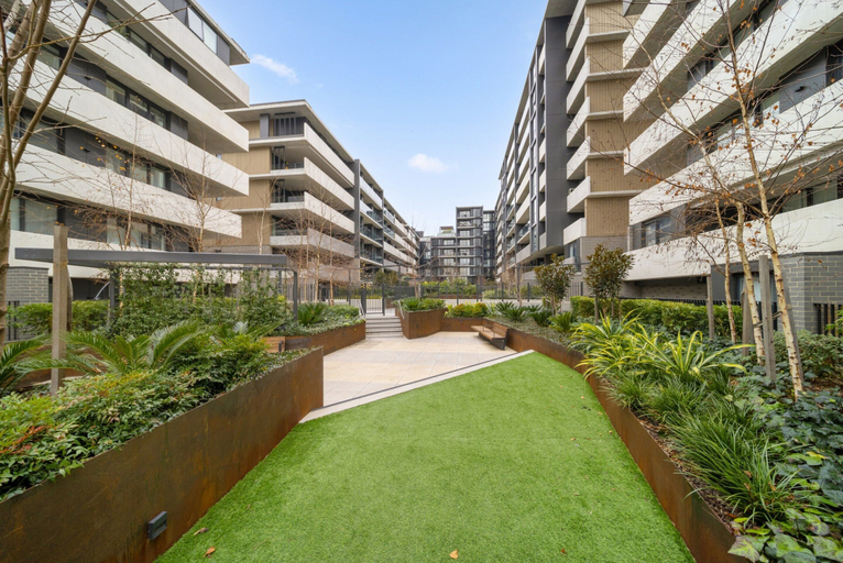 Property grounds, Sleek Inner-city 2-bed With Swimming Pool & BBQ, Canberra