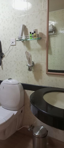 Bathroom 5, Hotel Fort Queen, Ernakulam