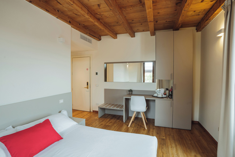 Bedroom 3, Garda Relais, Verona