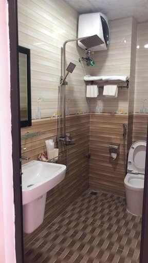 Bathroom 5, Phuoc Thinh Hostel HN - by Bay Luxury, Hà Đông
