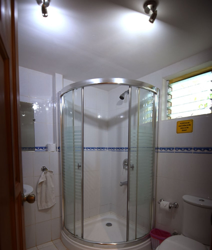 Bathroom 3, Alona42 Resort, Panglao
