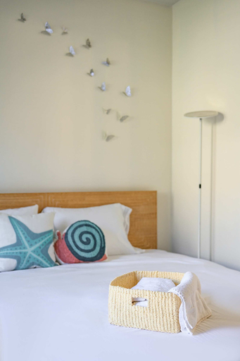 Room 2, Private Entry Suite w Patio Bath Kitchenette, Orange