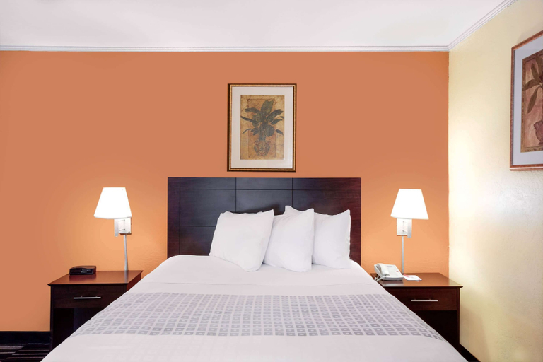 Bedroom 3, Howard Johnson by Wyndham Modesto Ceres, Stanislaus