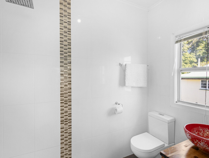 Bathroom 4, Spacious Home Near Urangan Beachfront, Hervey Bay - Pt A