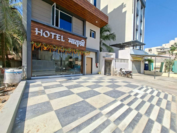 Parking 5, Hotel Matrushree - Near Shree Dwarkadhish Temple, Devbhumi Dwarka