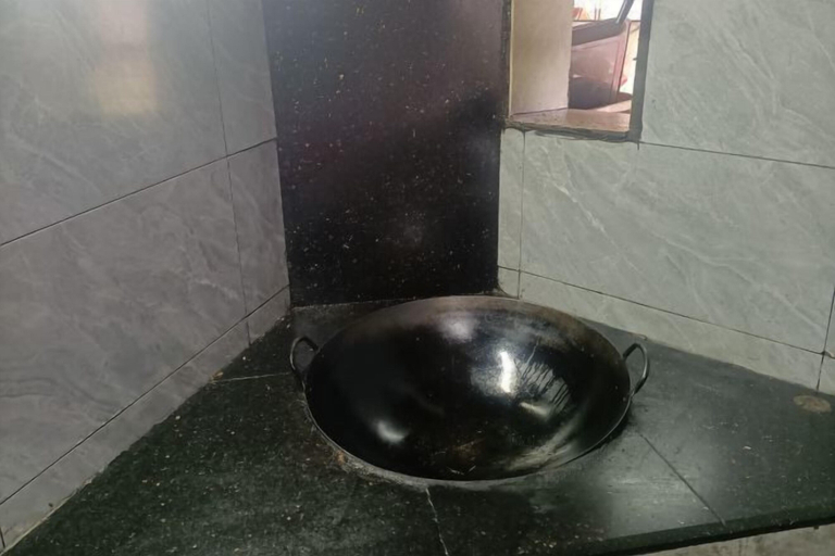 Bathroom 4, Wudangshan Taiziju Inn, Shiyan