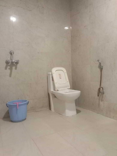 Bathroom, Hotel The Royal Crown, Rae Bareli