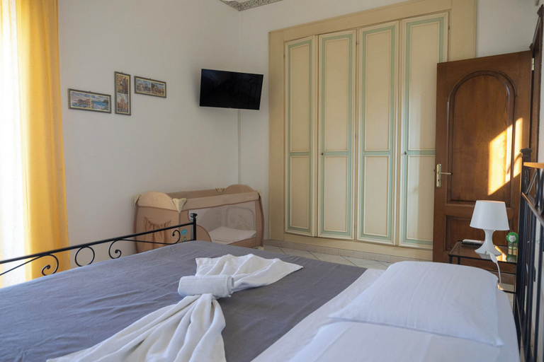 Room 4, Al Primo Piano, Napoli