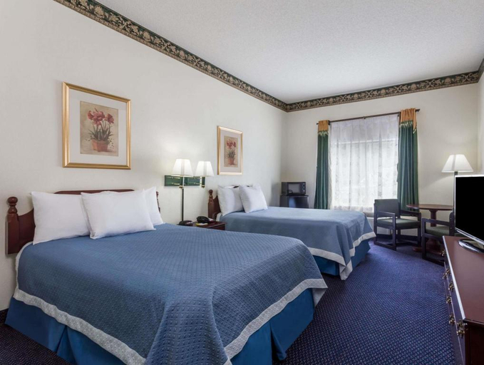 Bedroom 4, Jesup Inn & Suites, Wayne