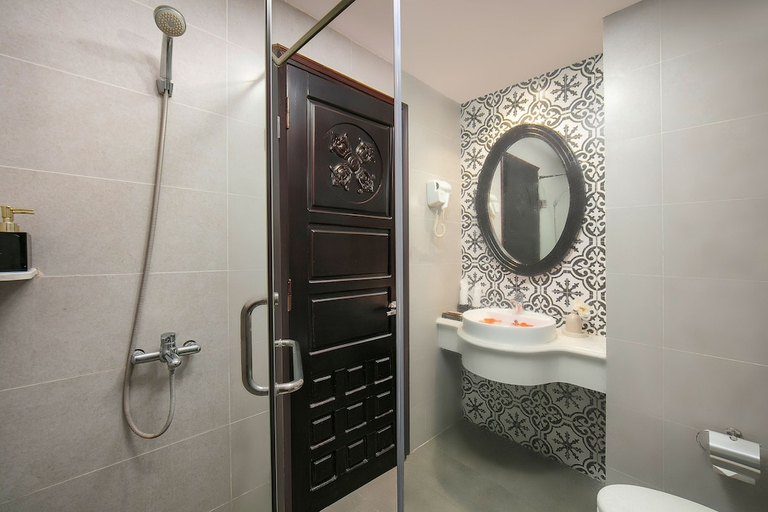 Bathroom 2, San Boutique Hotel, Hoàn Kiếm