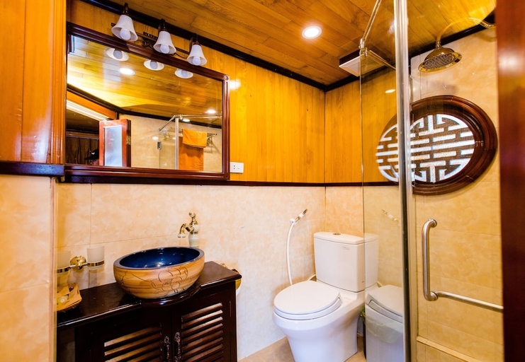 Bathroom 4, Victory Cruise, Hạ Long