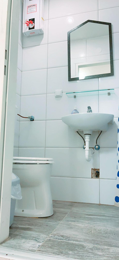 Bathroom 3, Bright 1BR Stay in Central Vienna, Wien
