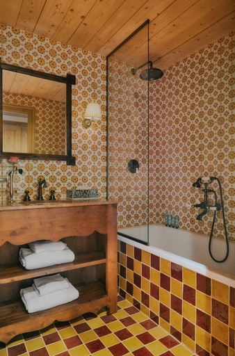 Bathroom 4, Hôtel Saint-Georges Relais & Châteaux, Haute-Savoie