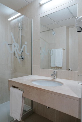 Bathroom 3, Carvi Beach Hotel, Lagos