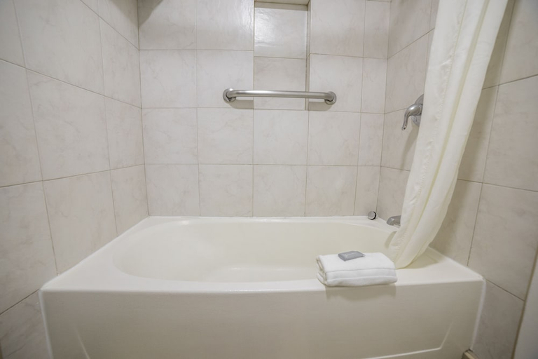 Bathroom 3, Hotel Colonial Mexicali, Mexicali