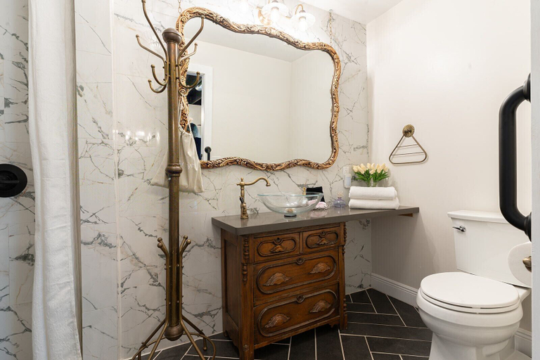 Bathroom 3, The August Inn, Houston