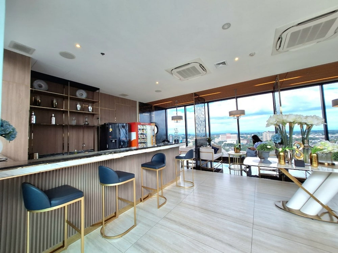 Food & Drinks 4, Chang Khlan Apartments, Muang Chiang Mai