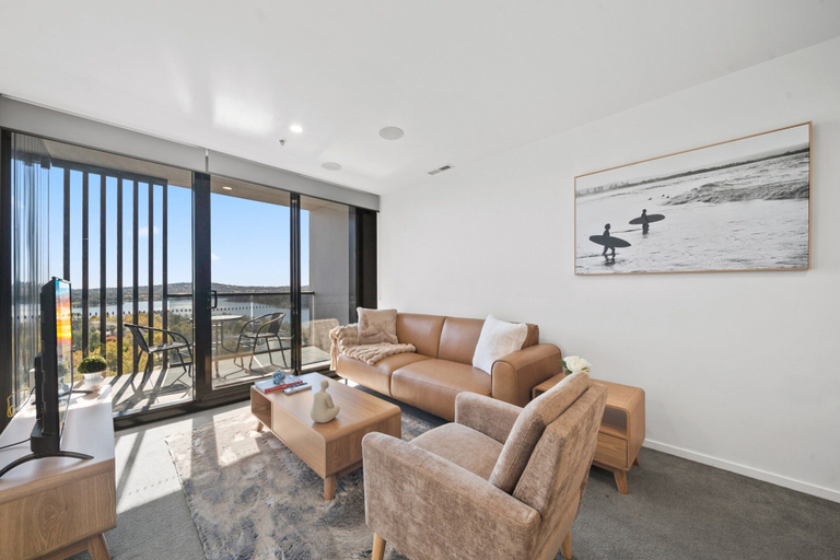 Living area 5, Sleek 2-bed Apartment With Rooftop Garden Access, Canberra