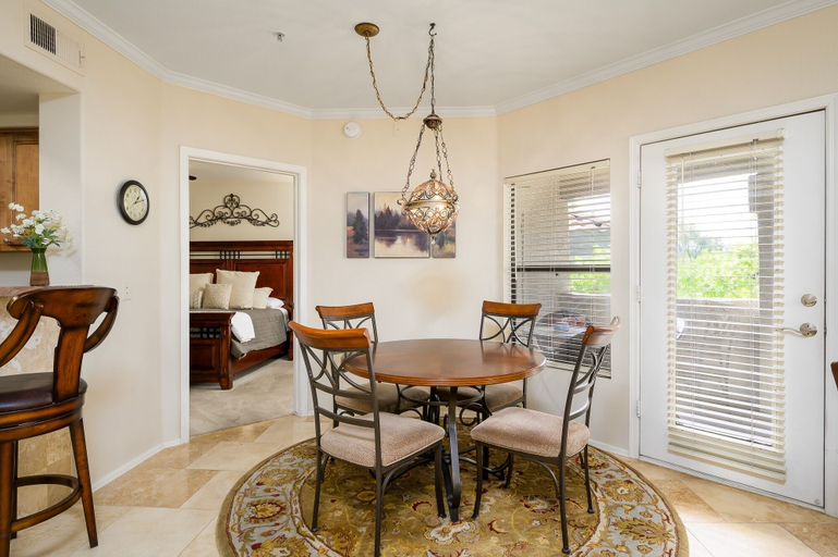 Dining, Signature Ii 2 Bedroom Condo, Maricopa