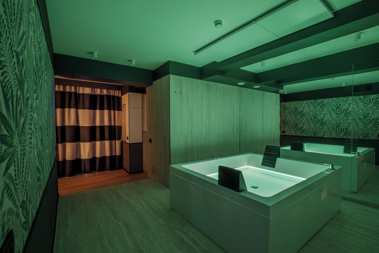 Bathroom 3, The Fourth Dimension by Domidea, Roma