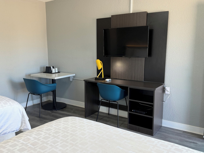 Television 4, Budget Inn Port Lavaca, Calhoun