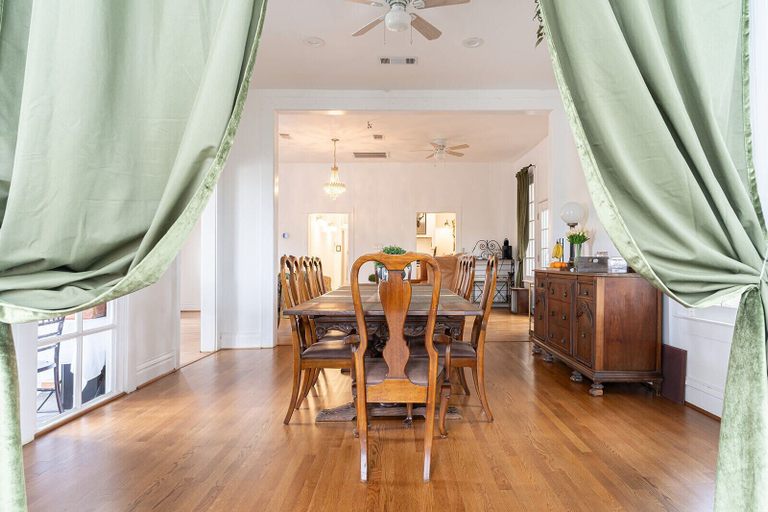 Dining room 2, The August Inn, Houston
