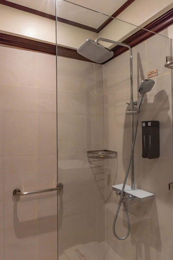 Bathroom 5, Red Coconut Beach Hotel, Malay