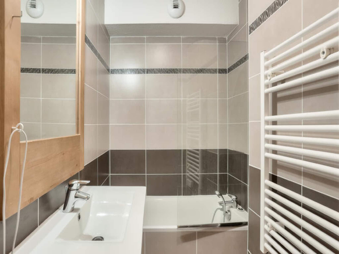 Bathroom 3, Chalet in Vars with Ski-In Ski-Out Access, Hautes-Alpes